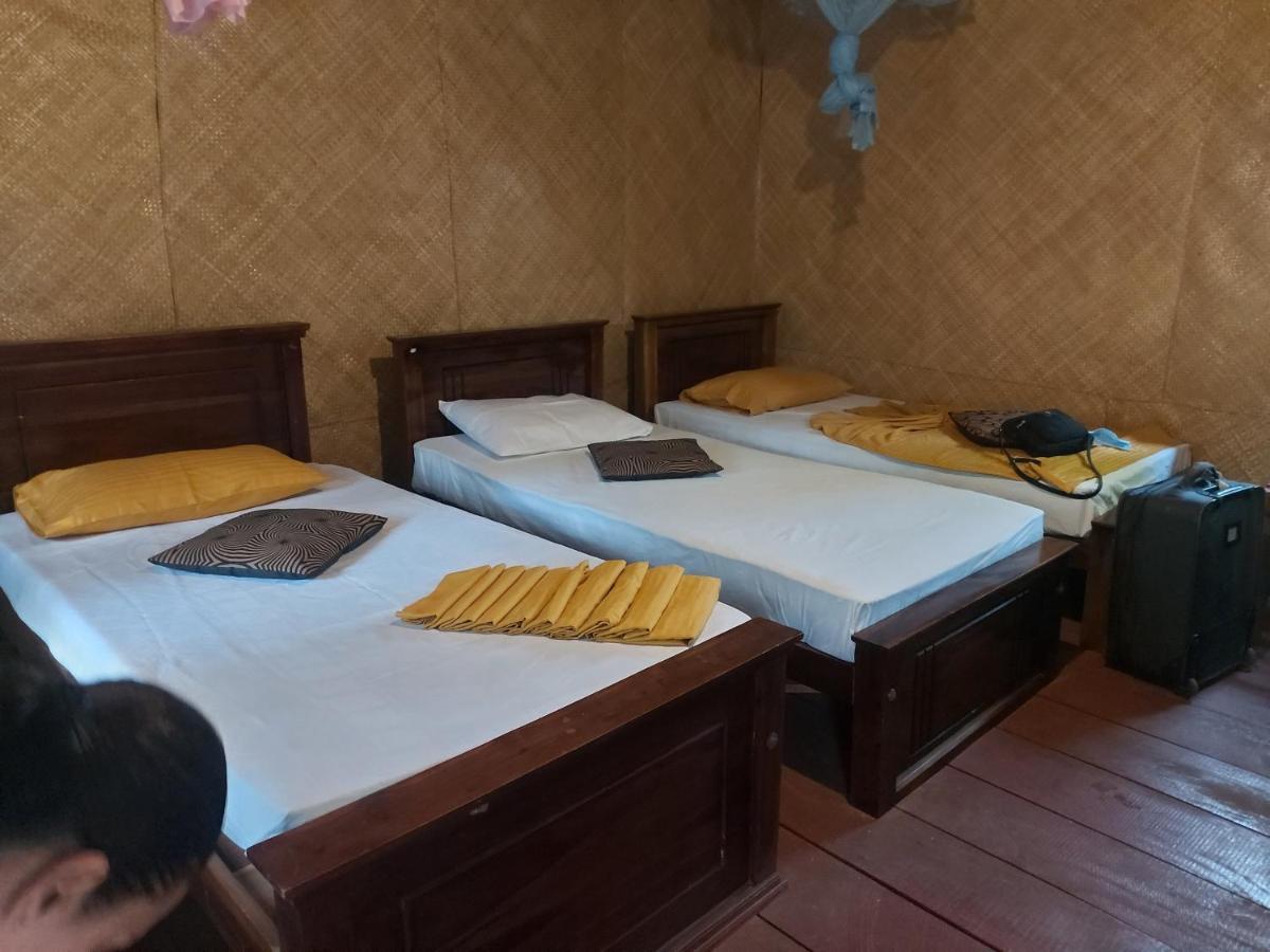 Tree House Hostel 锡吉里亚 外观 照片