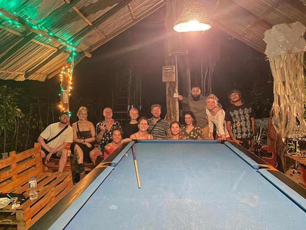 Tree House Hostel 锡吉里亚 外观 照片