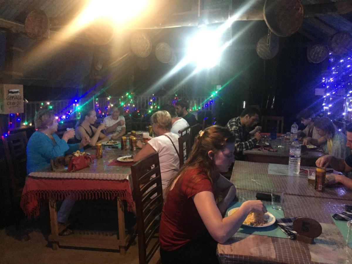 Tree House Hostel 锡吉里亚 外观 照片